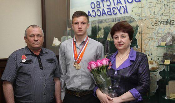 Александр Головин в 2019 году праздновал свой 23 день рождения