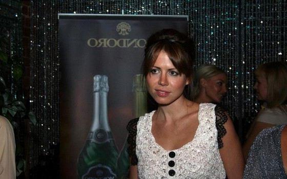 Polina Deripaska родилась в 1980 г.
