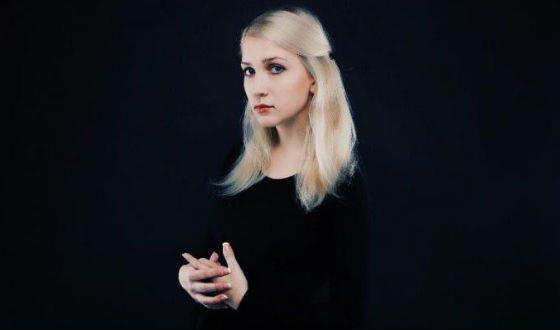 Polina Kutsenko родилась в 1996 году
