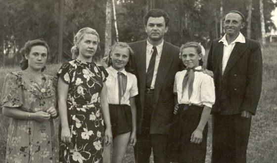 Sergey Bondarchuk родился в 1920 г.