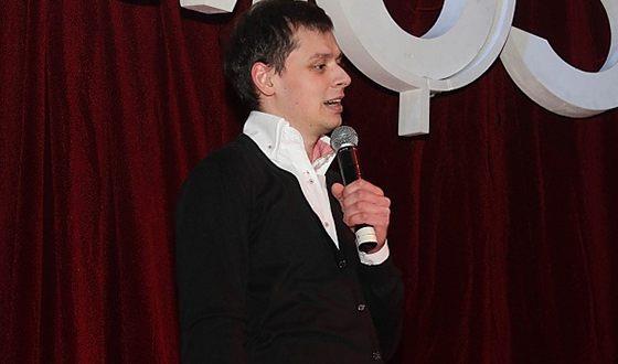 Viktor Komarov родился в 1986 г.
